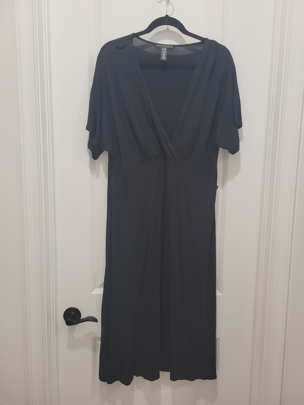 Apostrophe Black Short-Sleeve V-Neck Dress